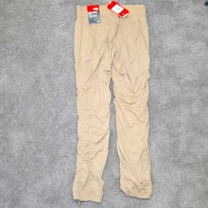 The Noth Face Women's Aphrodite Hiking Pant Dune Beige